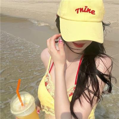 偷偷接吻